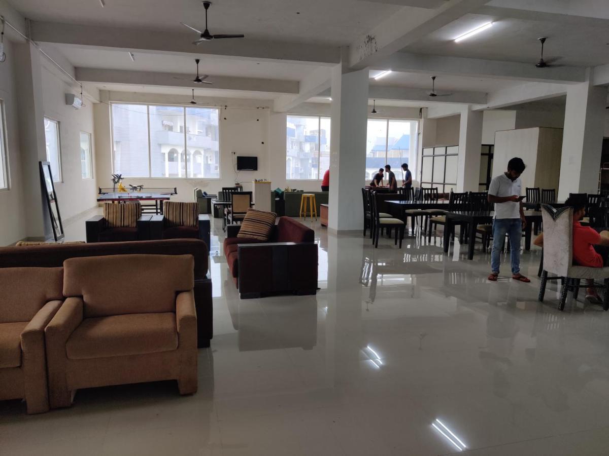 Abuzz Oxfordcaps Imperial Heights Mussoorie Dehradun Albergue Exterior foto